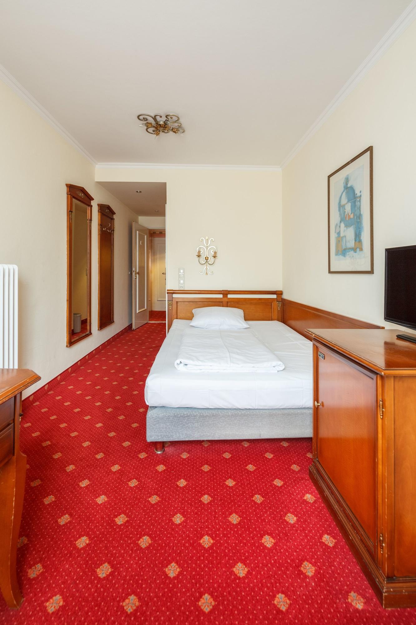 Hotel Aurbacher Hof Gmbh Мюнхен Экстерьер фото