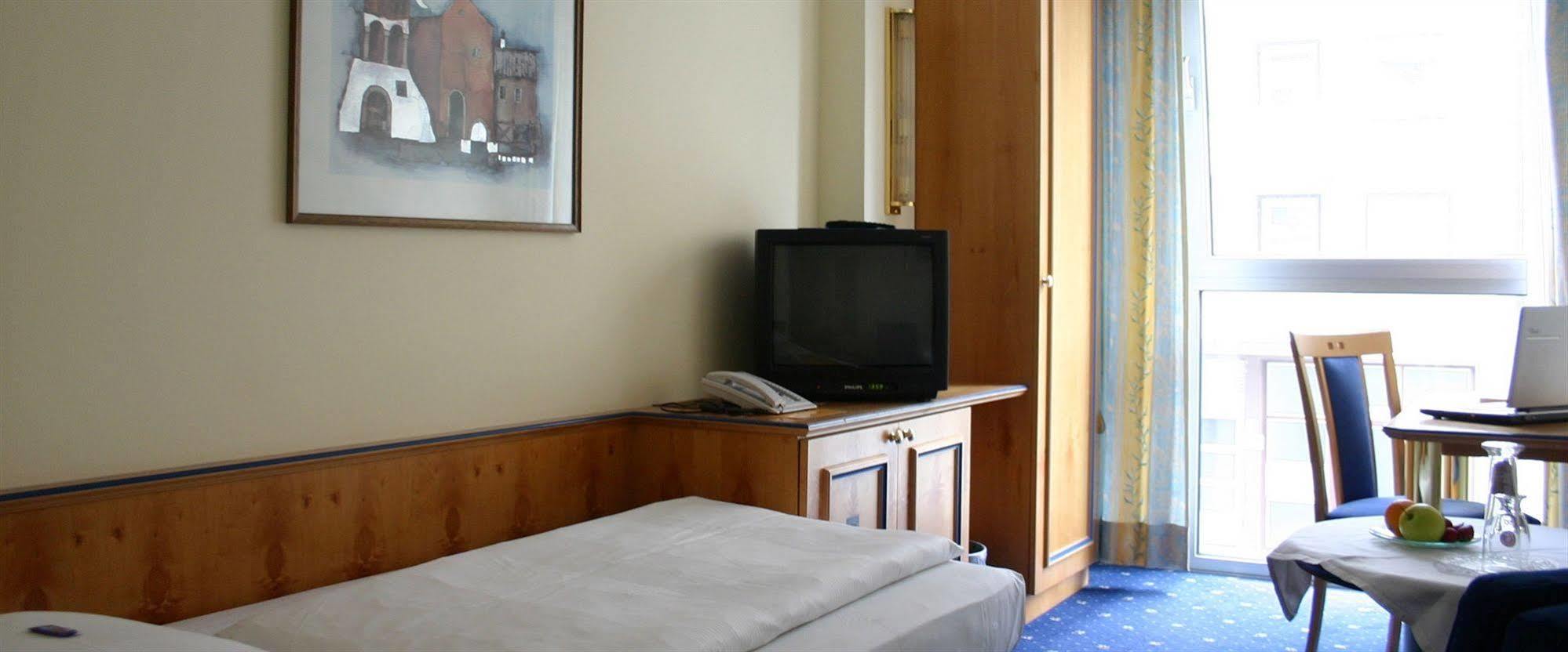 Hotel Aurbacher Hof Gmbh Мюнхен Экстерьер фото