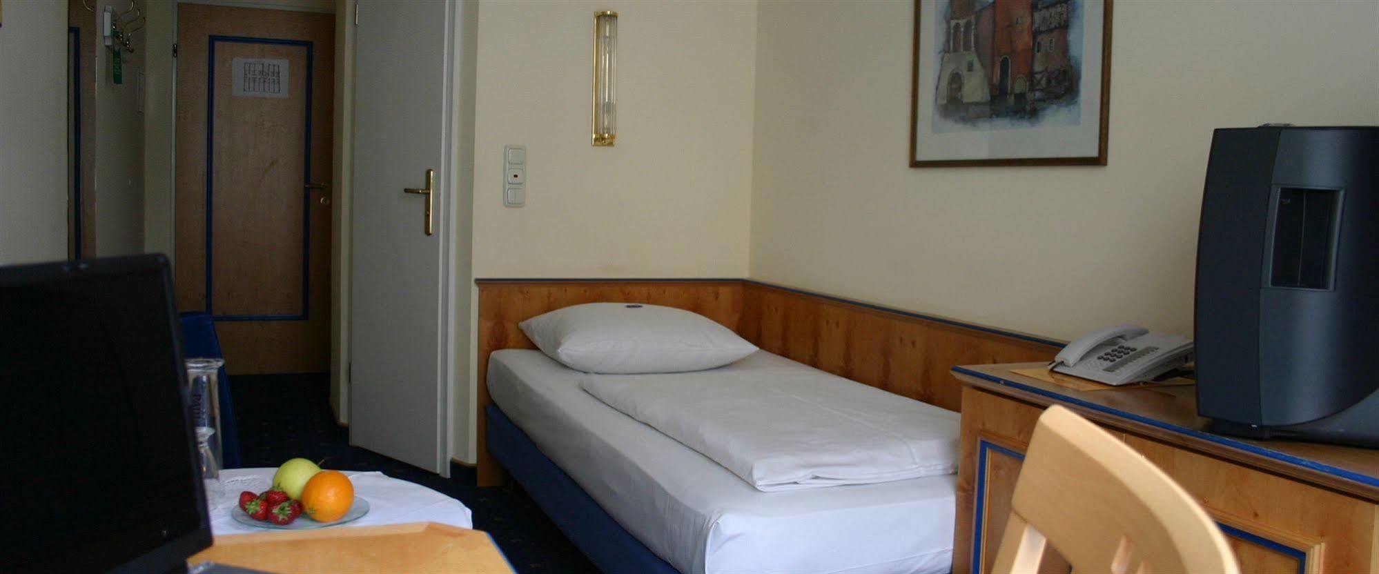 Hotel Aurbacher Hof Gmbh Мюнхен Экстерьер фото