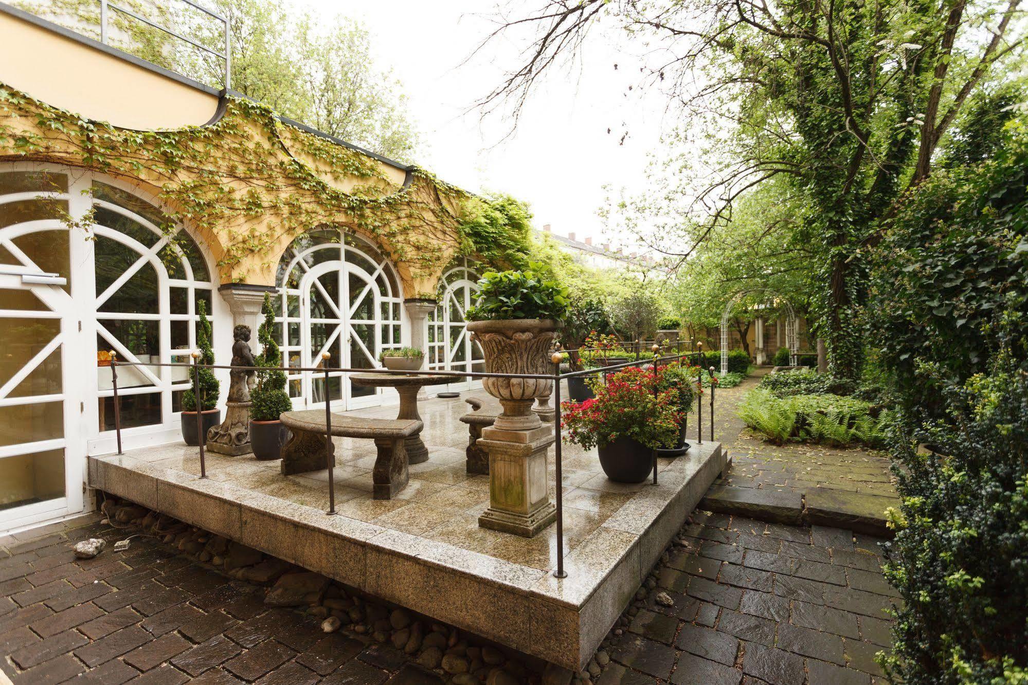 Hotel Aurbacher Hof Gmbh Мюнхен Экстерьер фото